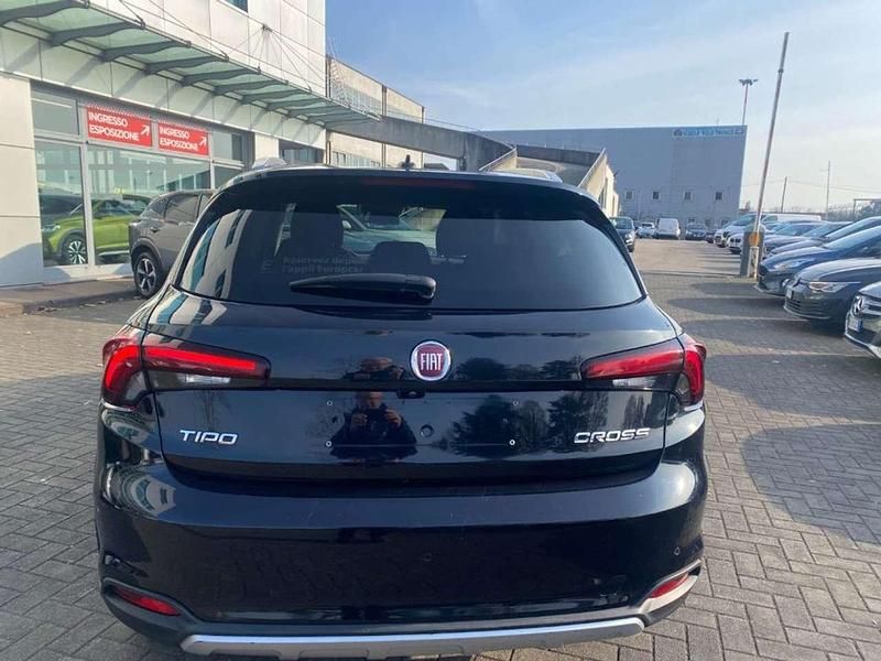 Usata Fiat Tipo Cross 101 CV (74 kW) 2021 Nero Berlina