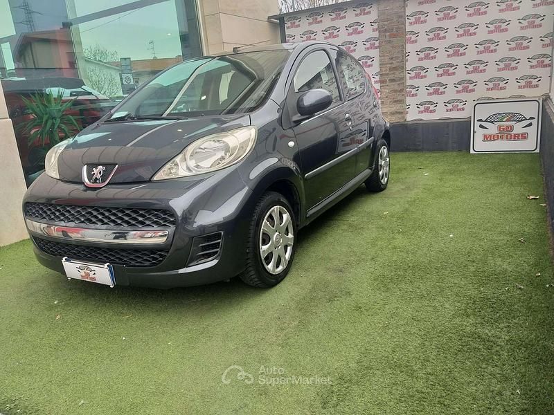 Blu/azzurro Usata 2009 Peugeot 107 Active Due volumi | 4300 € (Buon prezzo) - Immagine 1/3