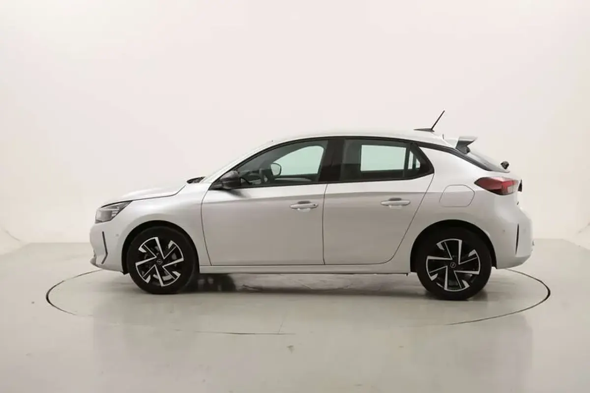 Usado Opel Corsa 101 HP (74 kW) 2025 Prateado Citadino