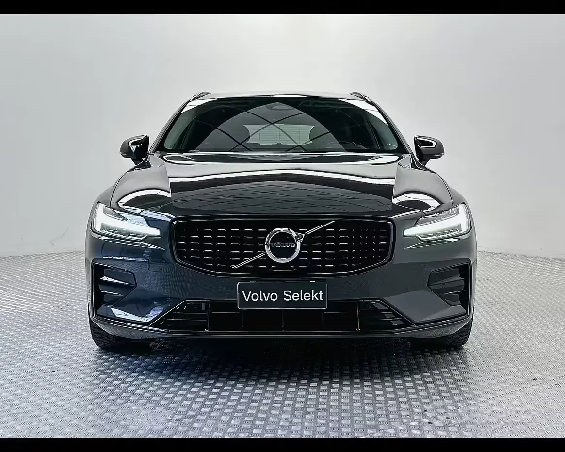 Usata Volvo V60 Plus 197 CV (144 kW) 2023 Platinum grey Station wagon