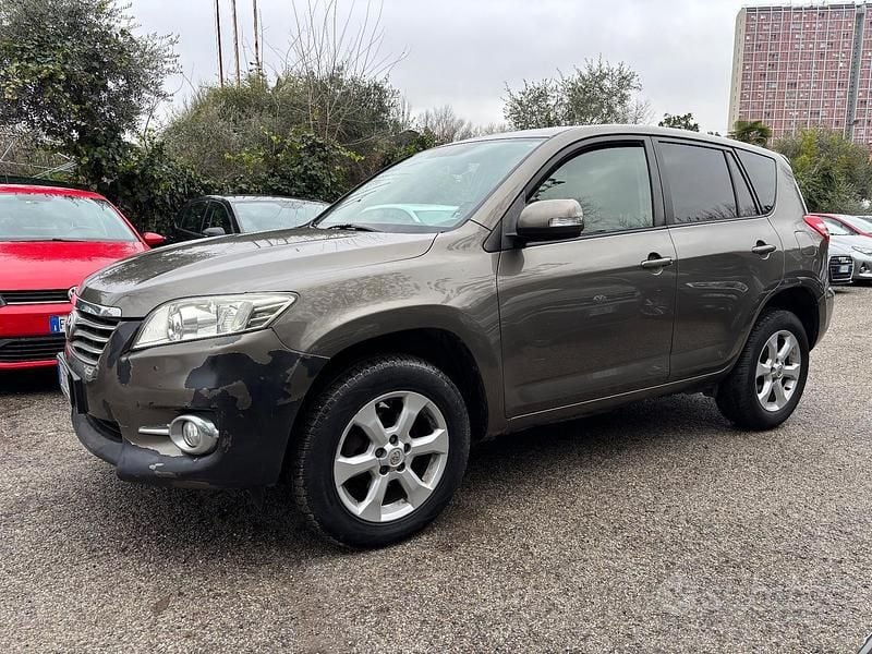 Marrone Usata 2011 Toyota RAV4 Station wagon | 3999 € (Super prezzo) - Immagine 1/4