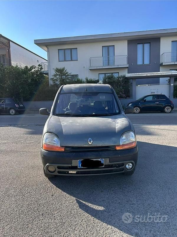 Usata Renault Kangoo 82 CV (60 kW) 2002 Monovolume