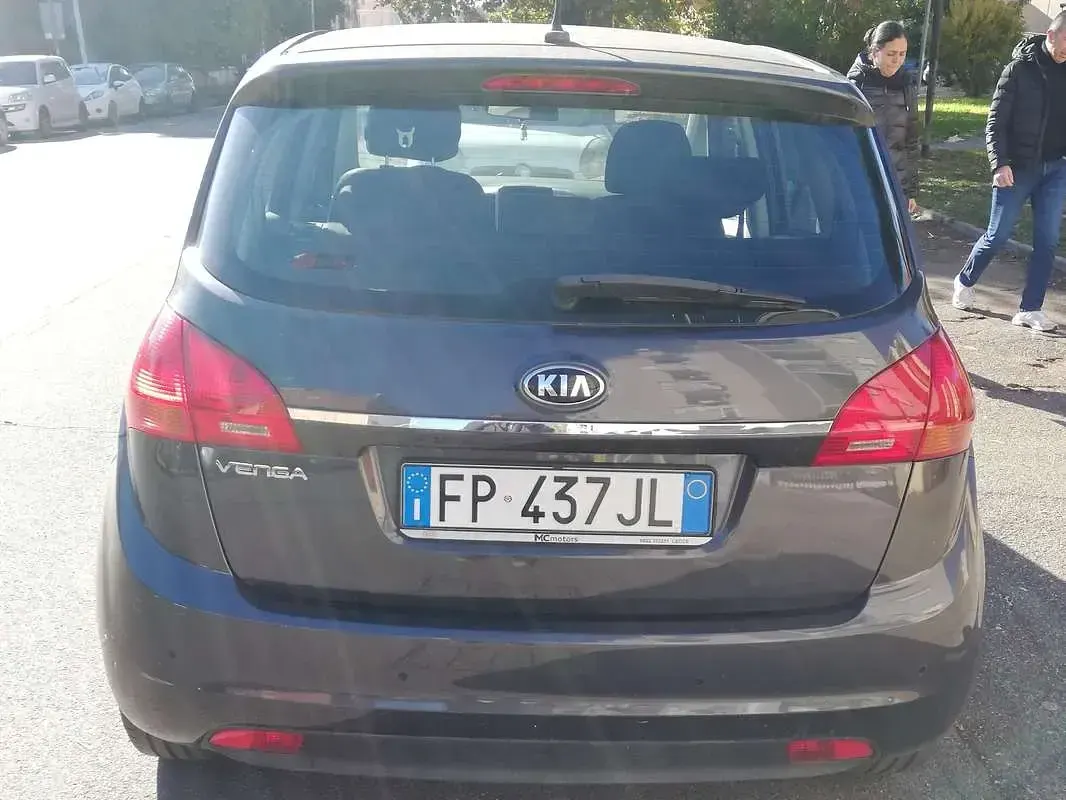 Usata Kia Venga Active 90 CV (66 kW) 2018 Utilitaria