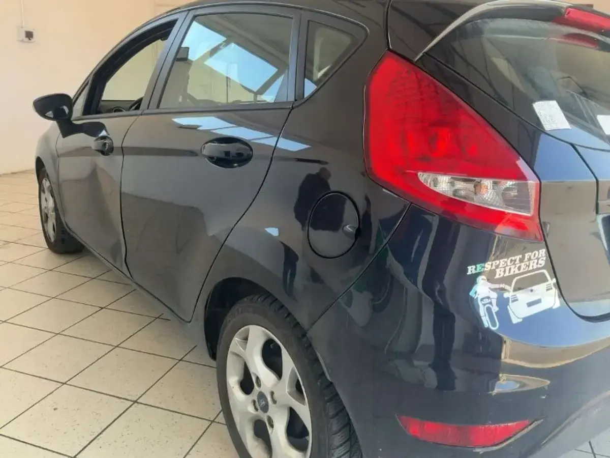 Usata Ford Fiesta Business Edition 69 CV (50 kW) 2012 Nero Berlina