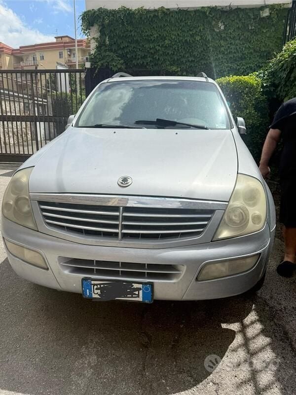 Usata 2005 Ssangyong Rexton SUV | 1499 € (Ottimo prezzo) - Immagine 1/4