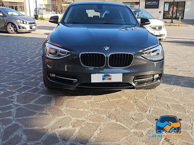 Usata BMW 116 Sport Line 116 CV (85 kW) 2015 Grigio Utilitaria
