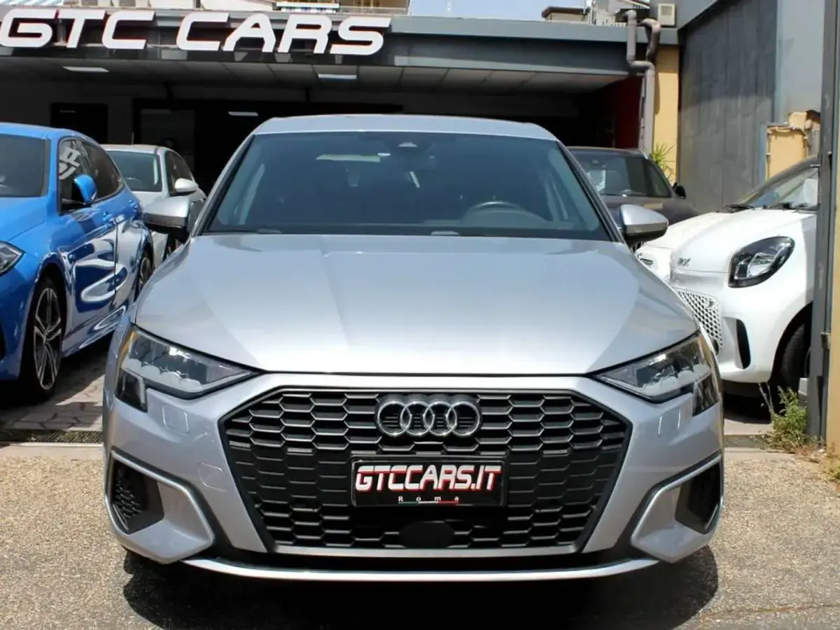 Usata Audi A3 Ambiente 150 CV (110 kW) 2021 Argento floret metallizzato Berlina