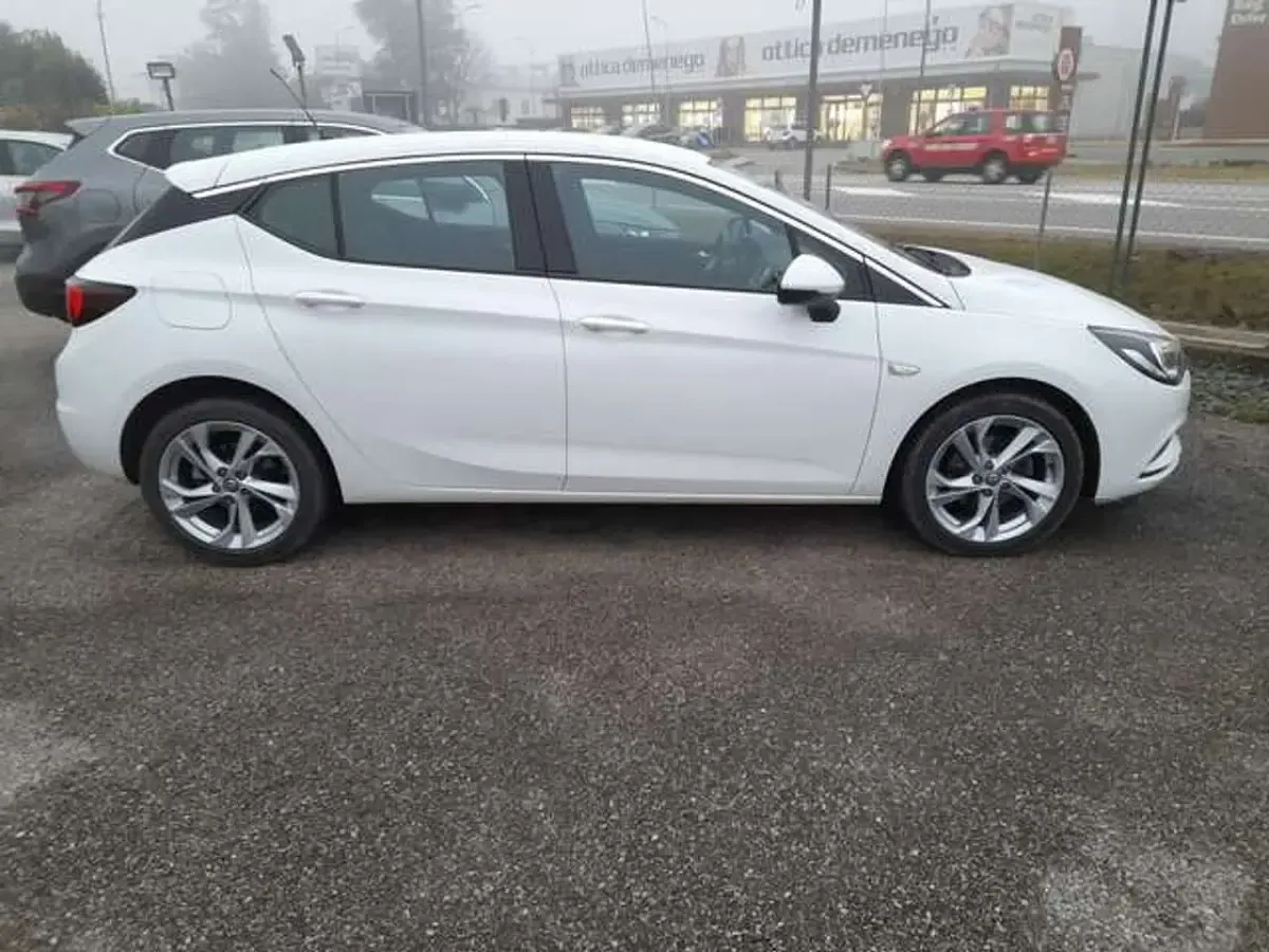 Occasion Opel Astra Dynamic 110 ch (80 kW) 2019 Blanc Berline