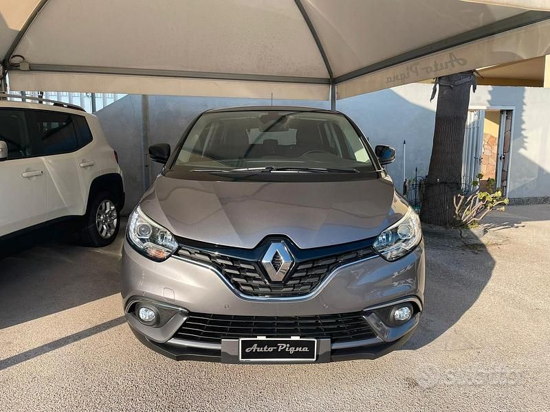 Usata Renault Scénic IV Intens 110 CV (80 kW) 2017 Grigio Monovolume