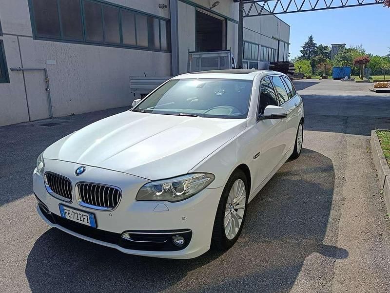 Usata BMW 525 Luxury Line 218 CV (160 kW) 2016 Bianco Berlina
