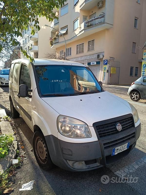 Bianco Usata 2007 Fiat Doblò Monovolume | 3300 € - Immagine 1/1