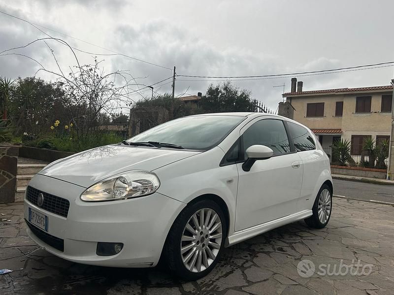 Usata Fiat Grande Punto Sport 90 CV (66 kW) 2008 Bianco Utilitaria