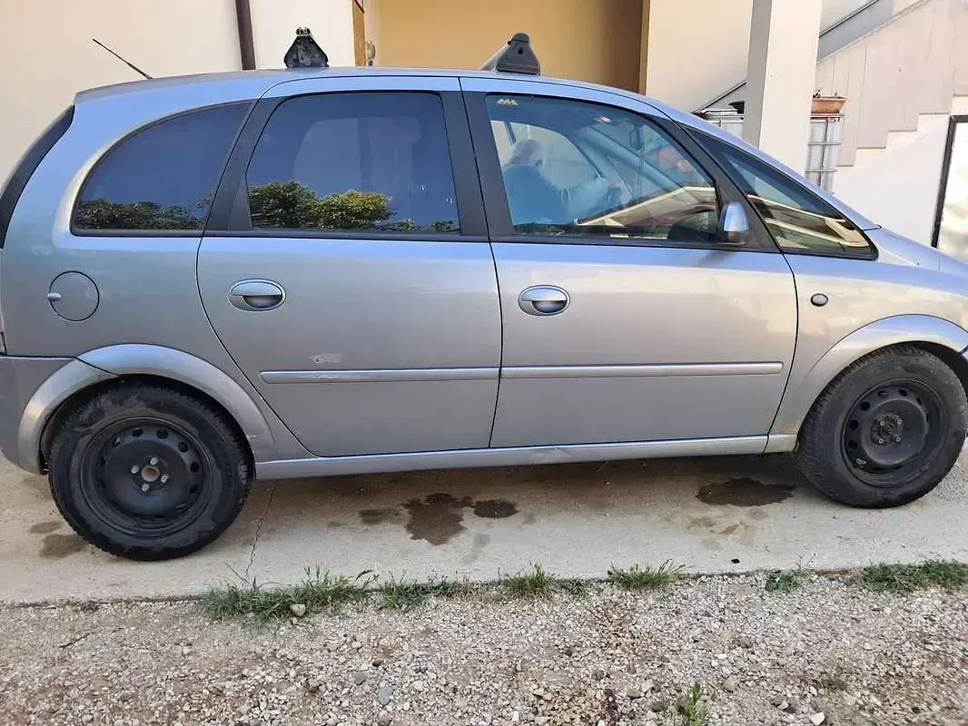 Usata Opel Meriva Cosmo 75 CV (55 kW) 2007 Monovolume
