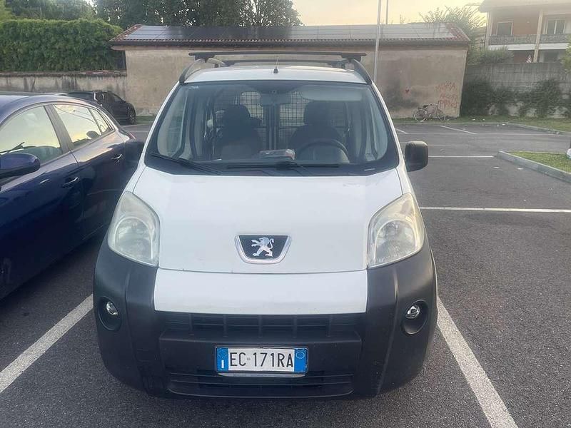 Bianco Usata 2010 Peugeot TePee Premium Station wagon | 3900 € (Buon prezzo) - Immagine 1/4