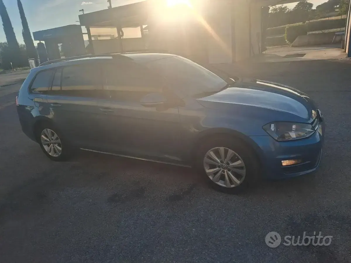 Usata VW Golf VII Highline 110 CV (80 kW) 2016 Blu Station wagon