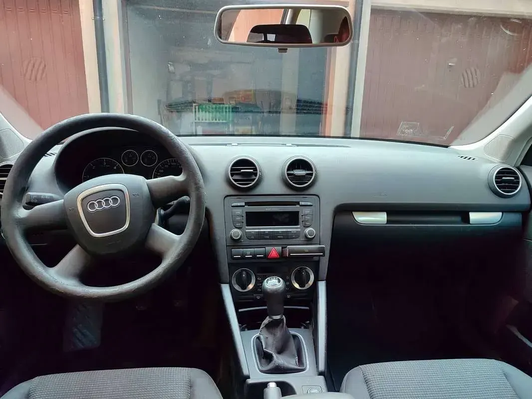 Usata Audi A3 Attraction 105 CV (77 kW) 2007 Argento Utilitaria
