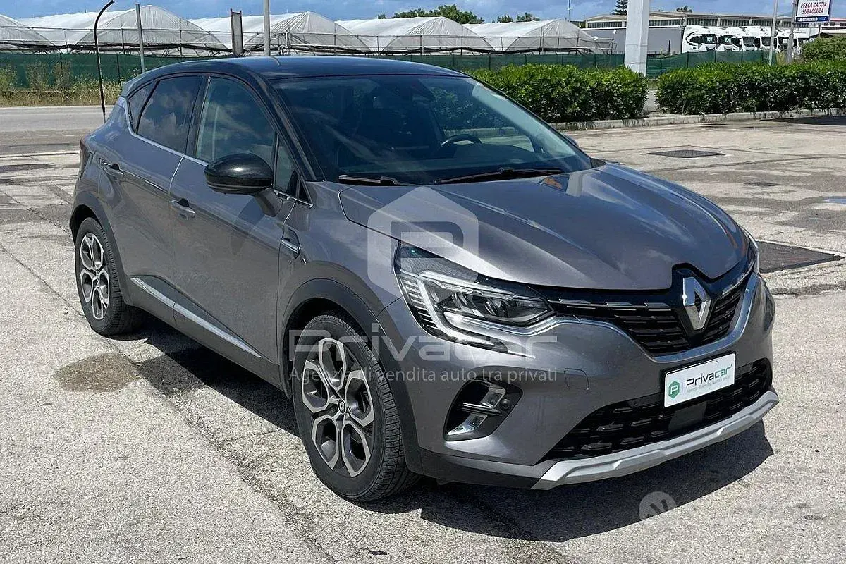 Usata Renault Captur Techno 94 CV (69 kW) 2023 Grigio SUV