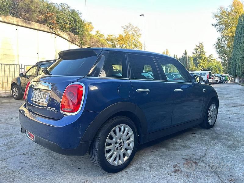 Usata Mini Cooper D Business 116 CV (85 kW) 2014 Blu Utilitaria