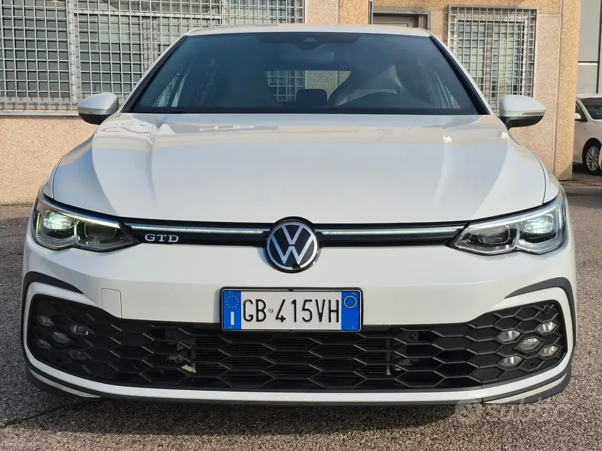 Usata VW Golf VIII GTD 200 CV (147 kW) 2021 Oryx white pearl Berlina