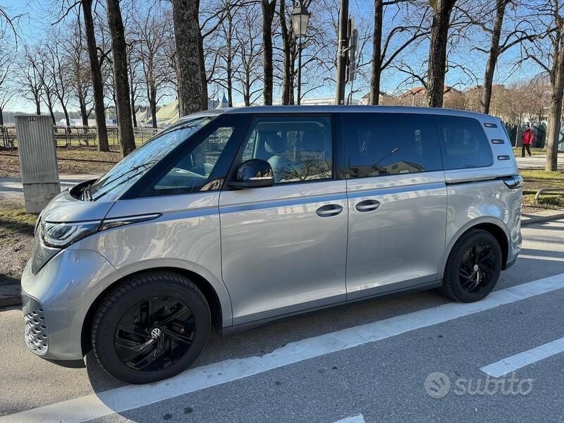 Usata VW ID. Buzz Pro 210 kW (286 CV) 2022 Grigio Monovolume