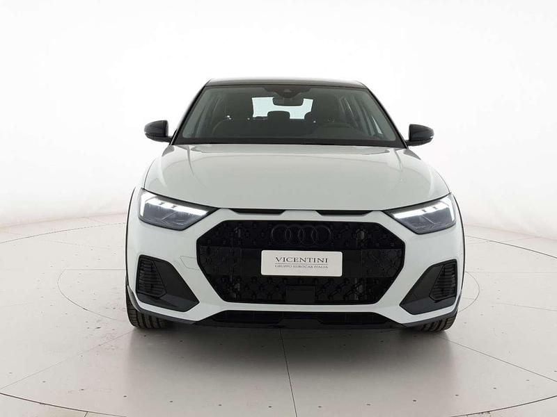 Nuova Audi A1 150 CV (110 kW) 2026 Bianco ghiaccio metallizzato n SUV