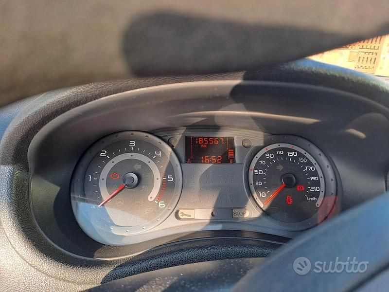 Usata Renault Clio II 2007 Grigio Utilitaria