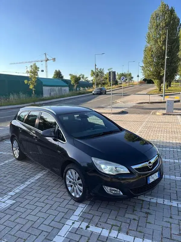 Usata Opel Astra 110 CV (80 kW) 2012 Station wagon