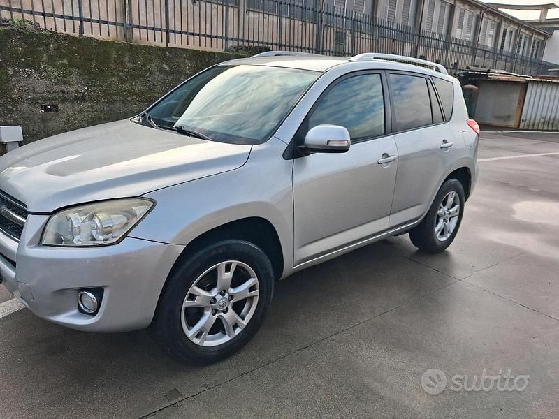 Usata Toyota RAV4 150 CV (110 kW) 2009 Grigio SUV