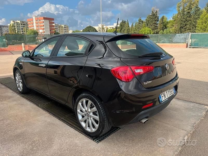 Usata Alfa Romeo Giulietta Super 120 CV (88 kW) 2018 Nero Berlina