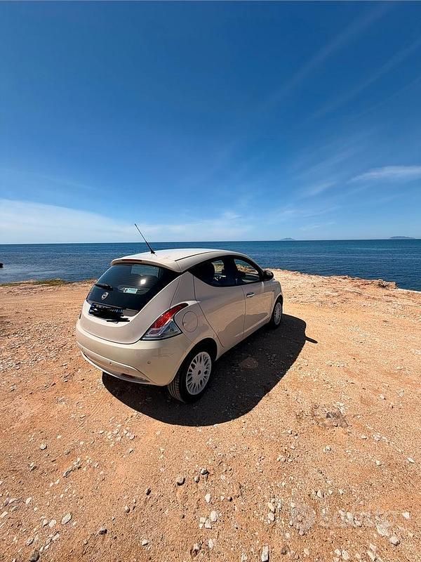 Usata Lancia Ypsilon 69 CV (50 kW) 2017 Utilitaria