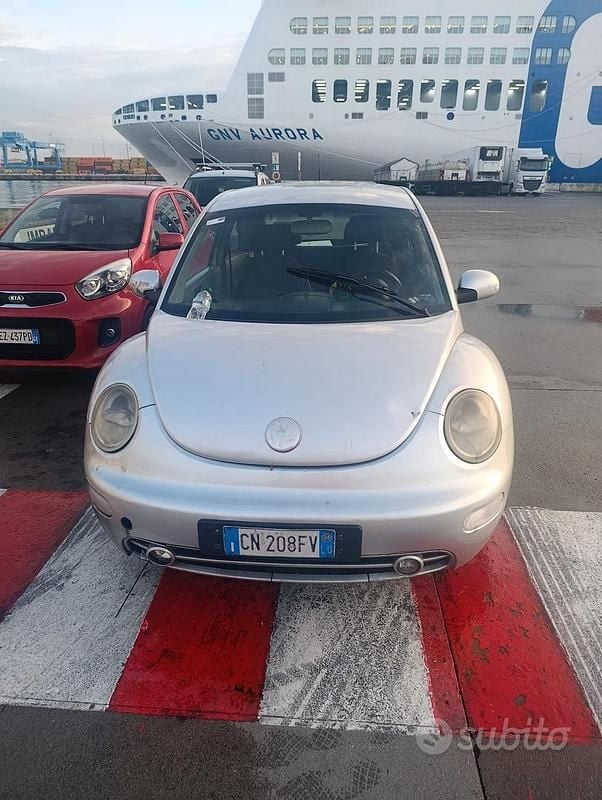 Usata VW New Beetle 101 CV (74 kW) 2004 Utilitaria