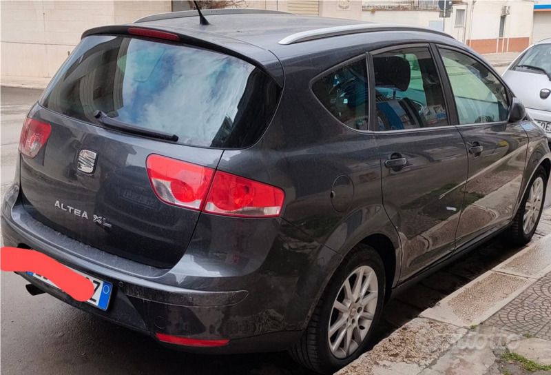 Usata Seat Altea XL 105 CV (77 kW) 2010 Nero Monovolume