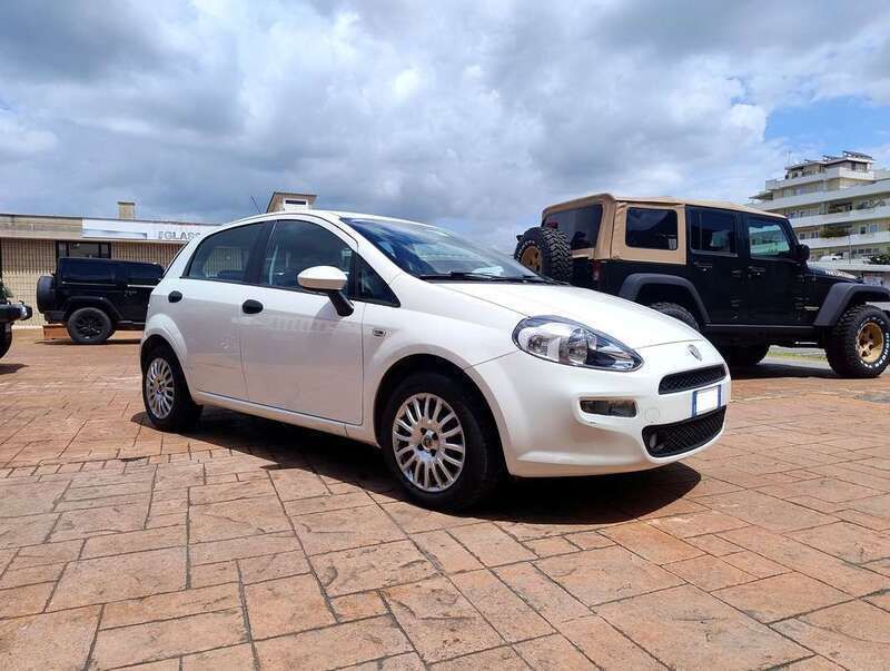 Bianco Usata 2014 Fiat Punto Street Due volumi | 6990 € (Cara) - Immagine 1/4