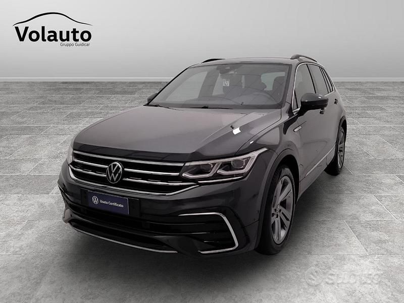 Grigio Usata 2023 VW Tiguan R-line SUV | 35.300 € (Molto cara) - Immagine 1/4
