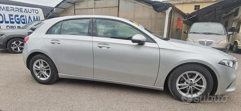 Usata Mercedes A180 Business 115 CV (84 kW) 2020 Grigio Berlina