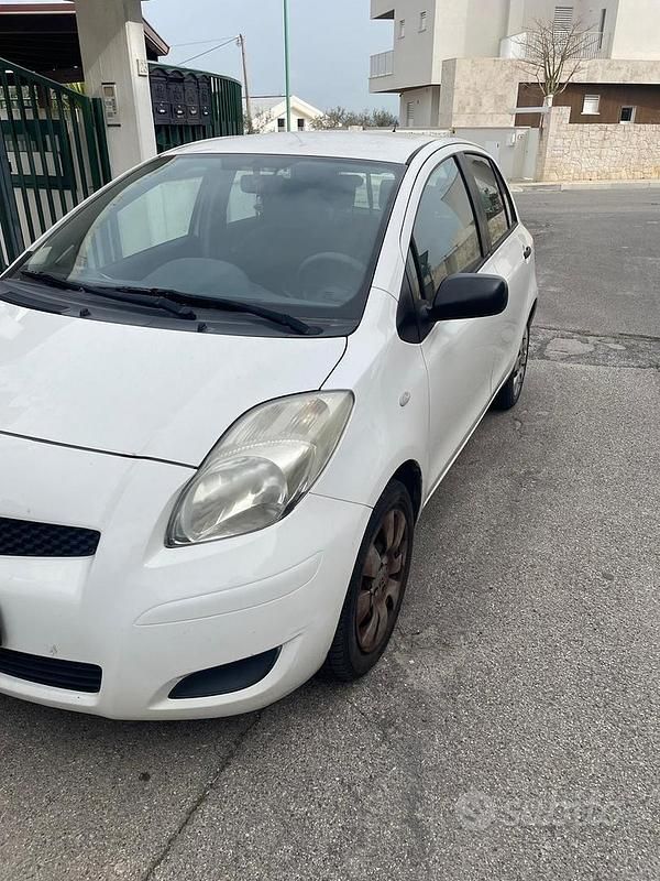 Usata Toyota Yaris 2009 Bianco Utilitaria