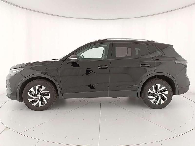 Usata VW Tiguan Life 204 CV (150 kW) 2025 Grenadill black metallizzato SUV