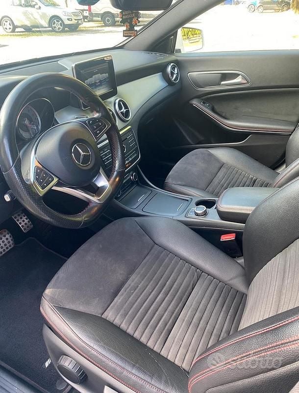 Usata Mercedes CLA220 Premium 177 CV (130 kW) 2015 Bianco Berlina