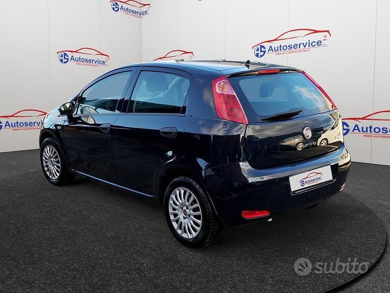 Usata Fiat Punto Lounge 2015 Blu Utilitaria