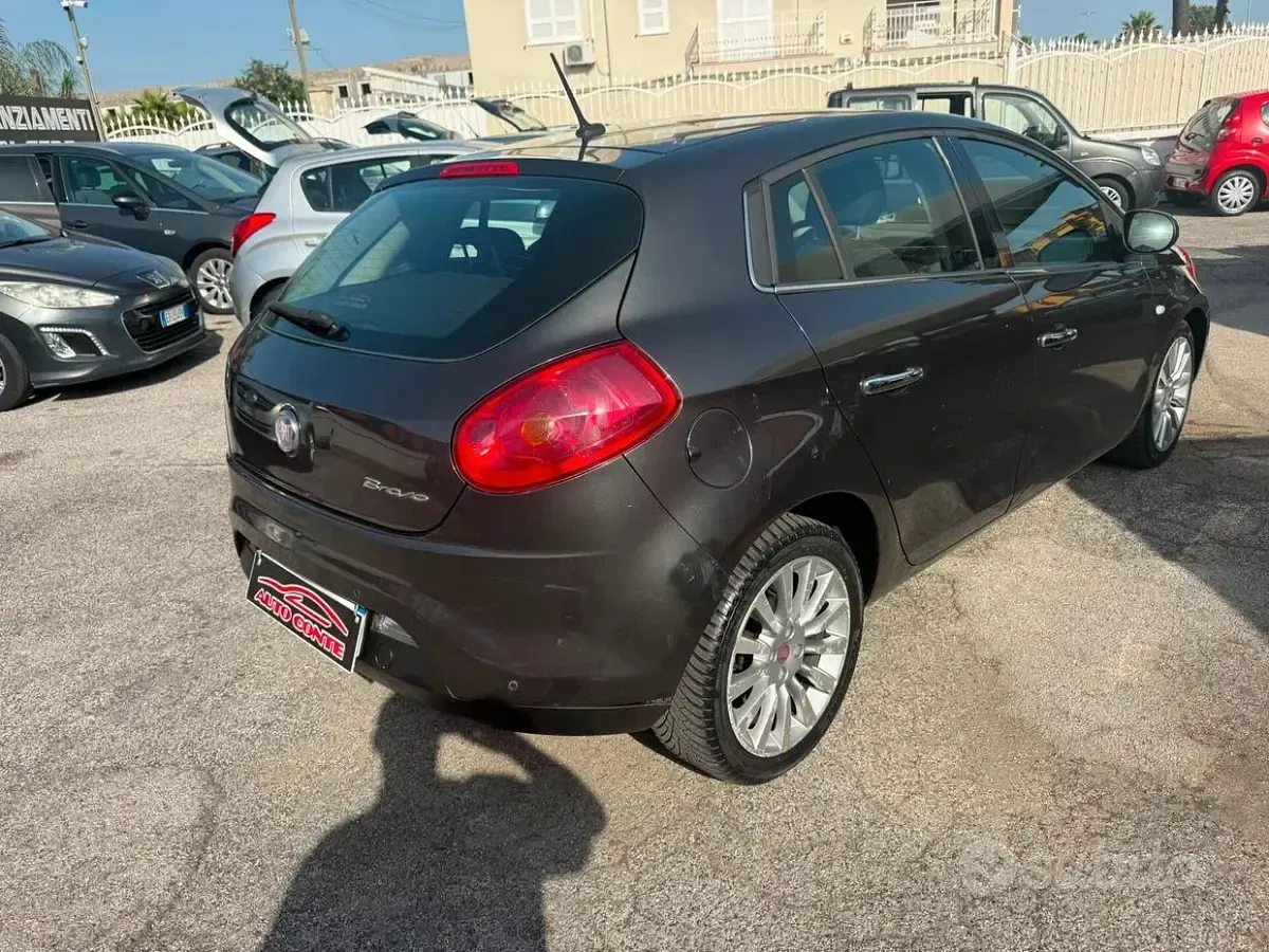 Usata Fiat Bravo Emotion 120 CV (88 kW) 2012 Grigio Utilitaria