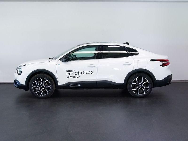 Usata Citroën e-C4 Shine 100 kW (136 CV) 2023 Bianco SUV