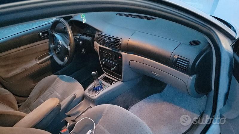 Usata VW Golf IV 50 CV (36 kW) 2000 Grigio Station wagon