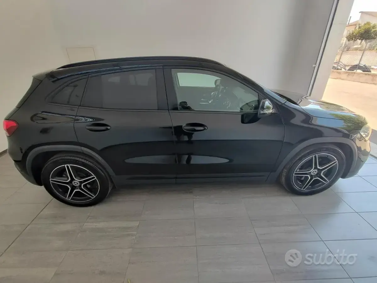 Usata Mercedes GLA200 Premium 150 CV (110 kW) 2023 Nero SUV