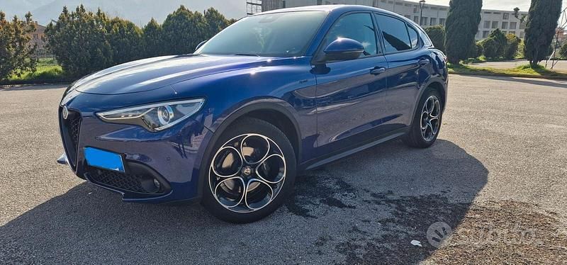 Usata Alfa Romeo Stelvio Sprint 190 CV (139 kW) 2020 Blu SUV