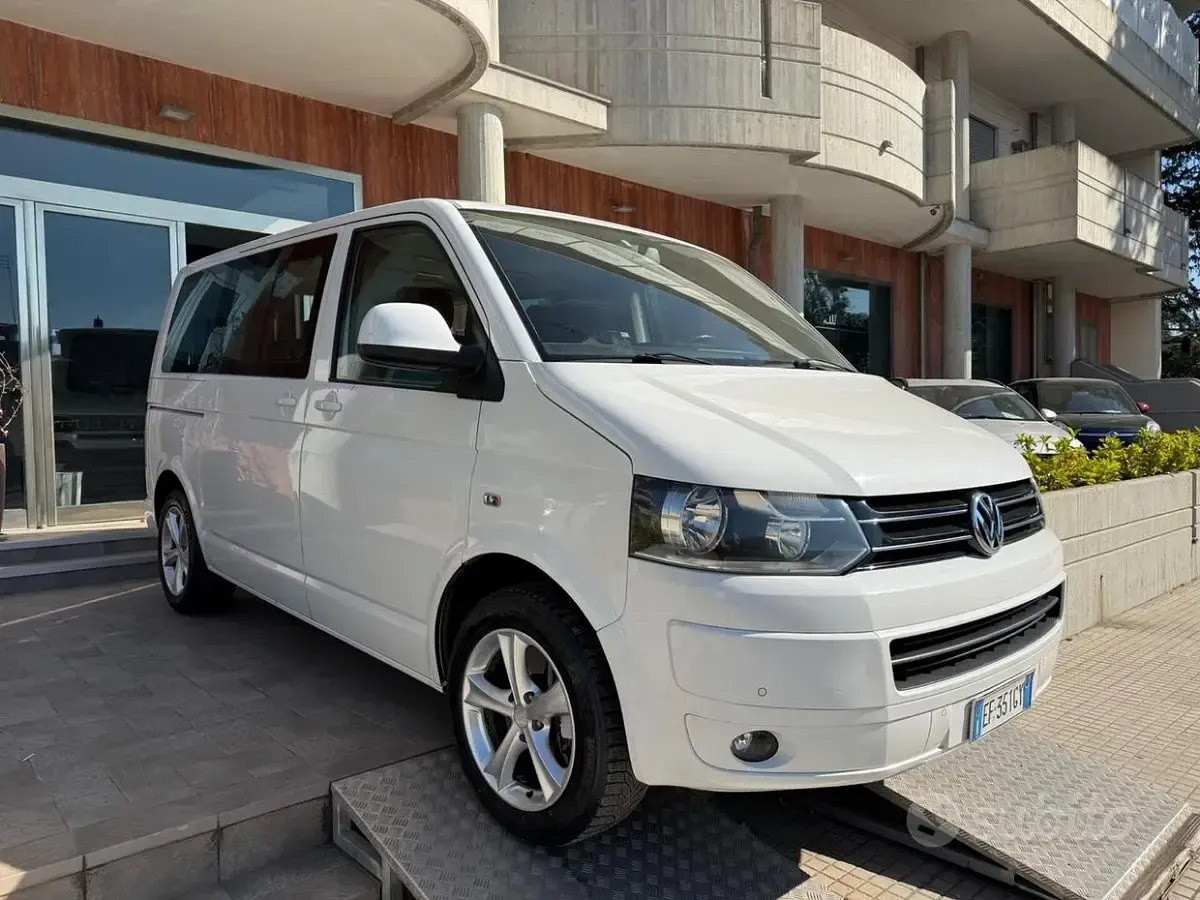 Usata VW Multivan Highline 180 CV (132 kW) 2010 Bianco Monovolume