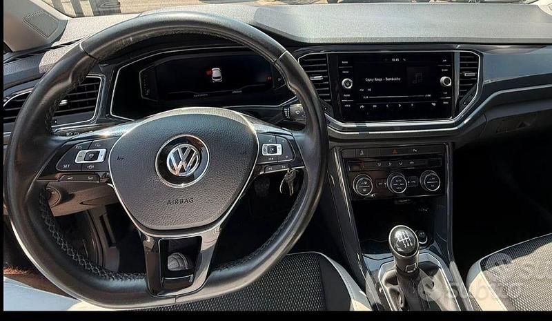 Usata VW T-Roc 116 CV (85 kW) 2019 Grigio SUV