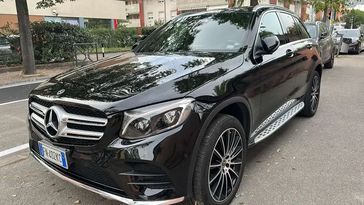 Usata Mercedes GLC250 AMG 204 CV (150 kW) 2018 Nero SUV