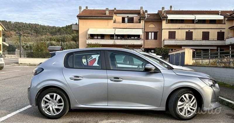 Usata Peugeot 208 75 CV (55 kW) 2021 Grigio Utilitaria