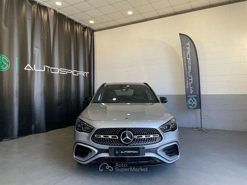 Usata Mercedes GLA200 AMG line 150 CV (110 kW) 2025 Argento SUV