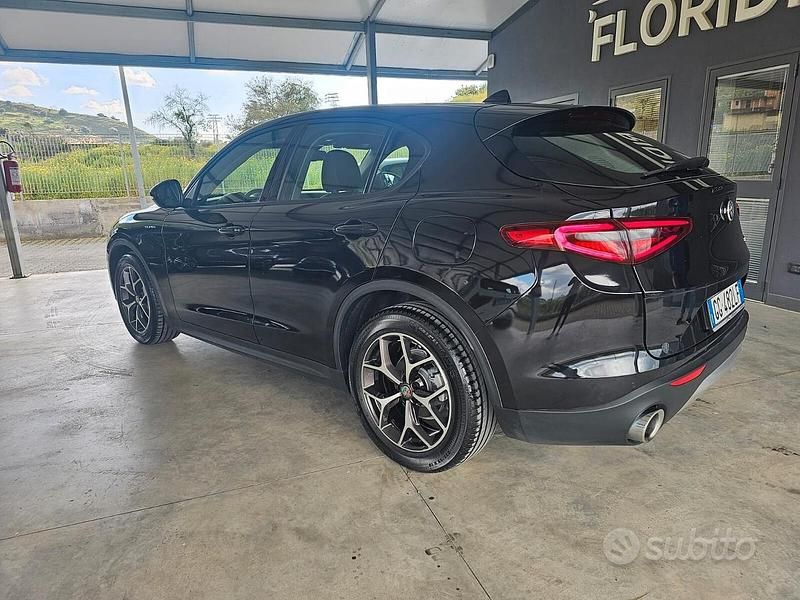 Usata Alfa Romeo Stelvio Super 190 CV (139 kW) 2021 Nero SUV